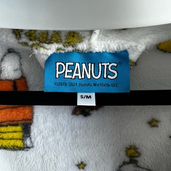 Peanuts Robe - Picture 2 of 2